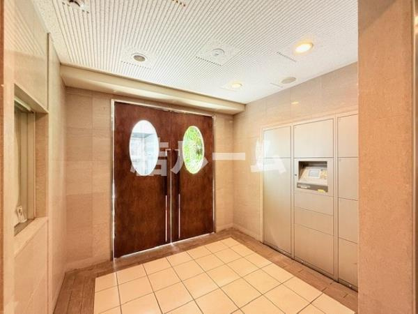 文京区湯島２丁目の賃貸マンションのエントランス