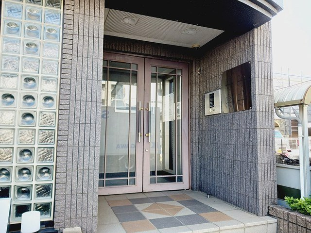 エレガンラルジュのエントランス
