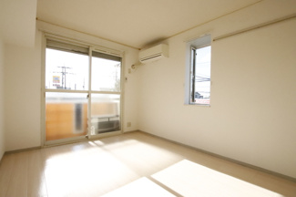 明るい印象のお部屋です♪