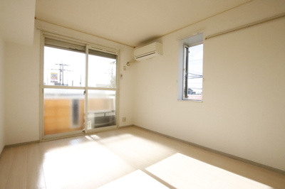 明るい印象のお部屋です♪