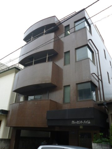 クレッセントハイムの外観