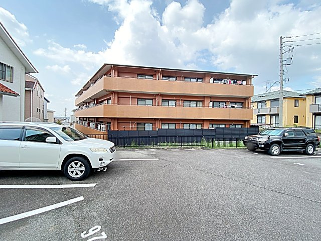 アーデルコート岩崎台の外観