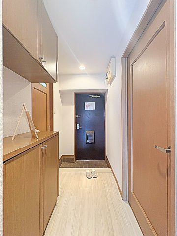 アーデルコート岩崎台の玄関