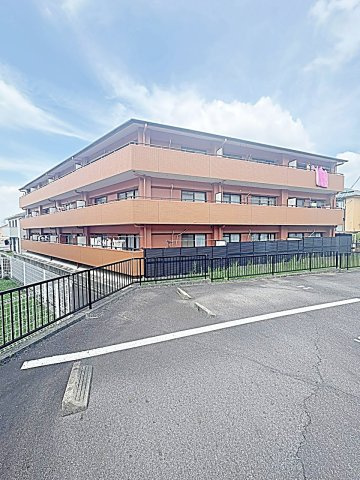 アーデルコート岩崎台の外観