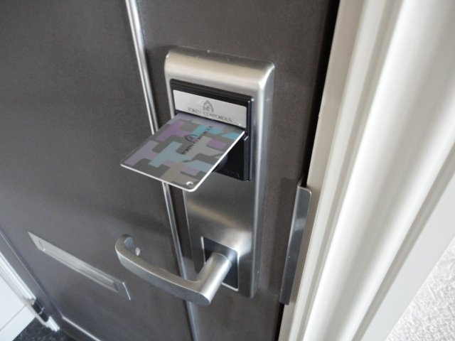 ヴァンヤードＢの玄関|玄関カードキー