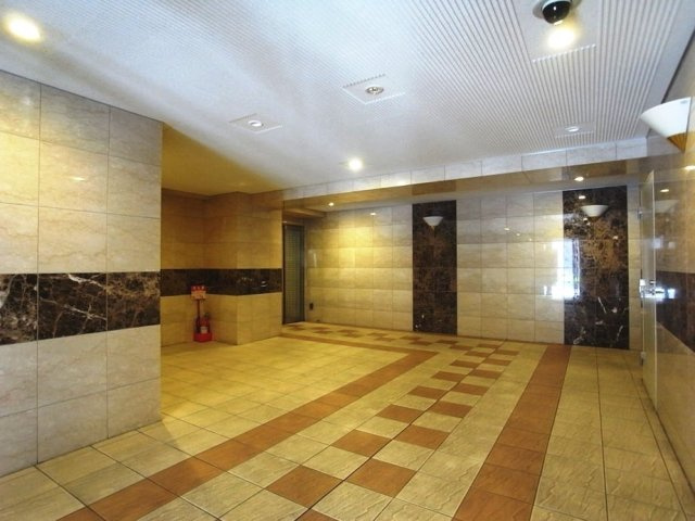 スカイコートヴァンテアン東日本橋のエントランス