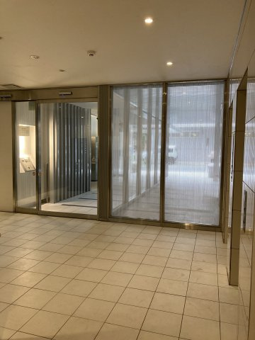 プラウドフラット神楽坂Ⅱのエントランス