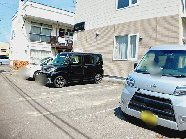 ディア月光の駐車場