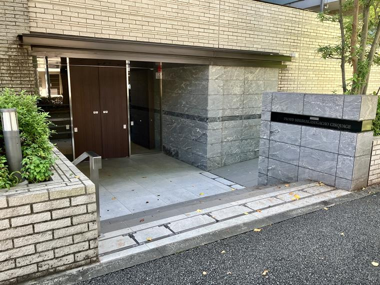 プラウド練馬春日町サンクアージュのエントランス