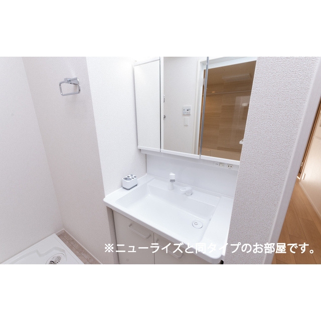 岐阜市西鶉２丁目のアパートの洗面所