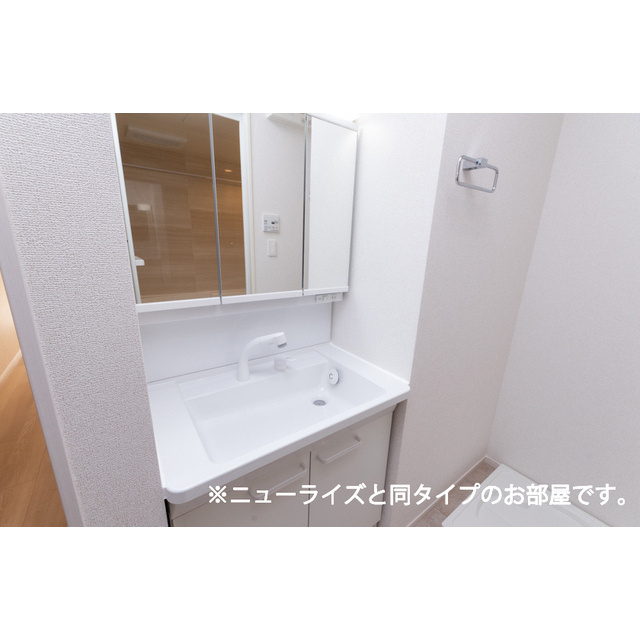 岐阜市西鶉２丁目のアパートの洗面所