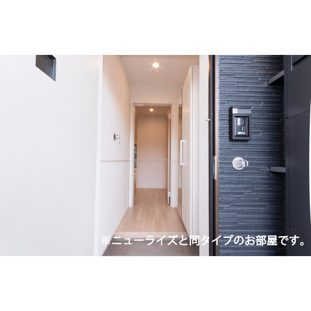 岐阜市西鶉２丁目のアパートの玄関