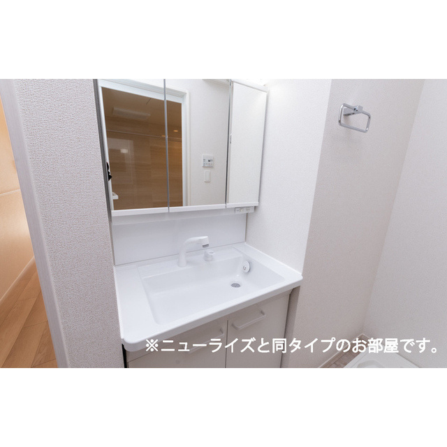 岐阜市西鶉２丁目のアパートの洗面所