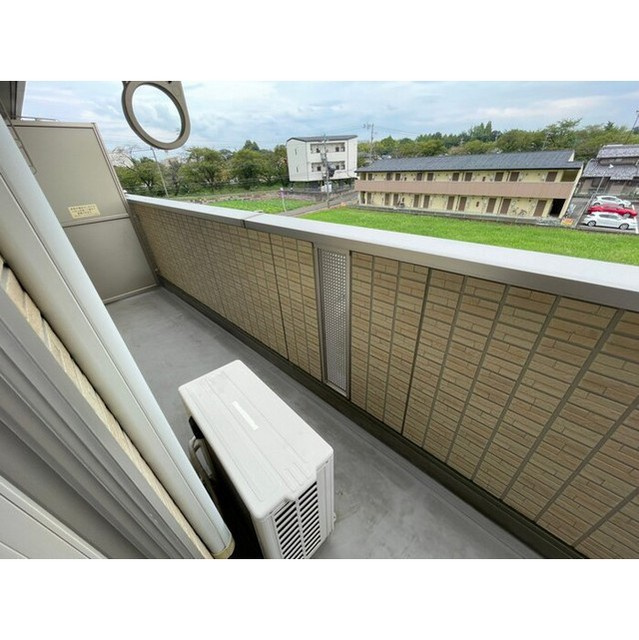 各務原市那加前洞新町３丁目のアパートのバルコニー