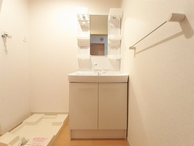 ＫＡＭの洗面所|明るい洗面所です