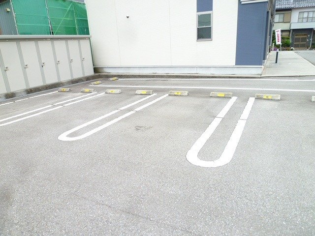 トーク　鷹の羽の駐車場|カースペースがあります