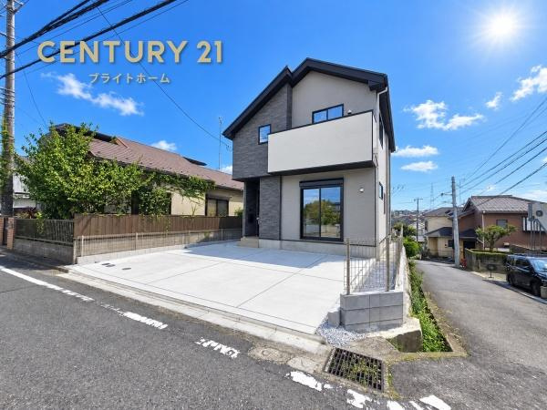 横浜市瀬谷区阿久和西２丁目の新築一戸建の前面道路含む現地写真|周辺は落ち着いた街並みになります。
子育てにはぴったりの住環境♪