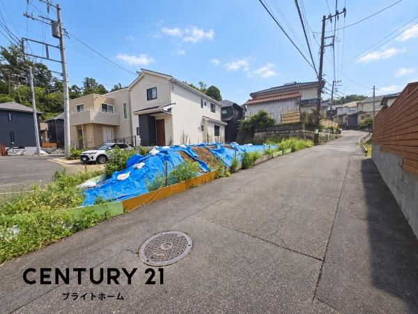 横浜市戸塚区上矢部町の新築一戸建の前面道路含む現地写真|陽当りの良さが伝わります。
是非一度、現地へ起こしください。

