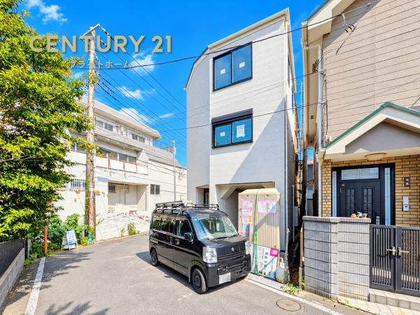 横浜市港南区笹下５丁目の新築一戸建の前面道路含む現地写真|周辺は落ち着いた街並みになります。
子育てにはぴったりの住環境♪