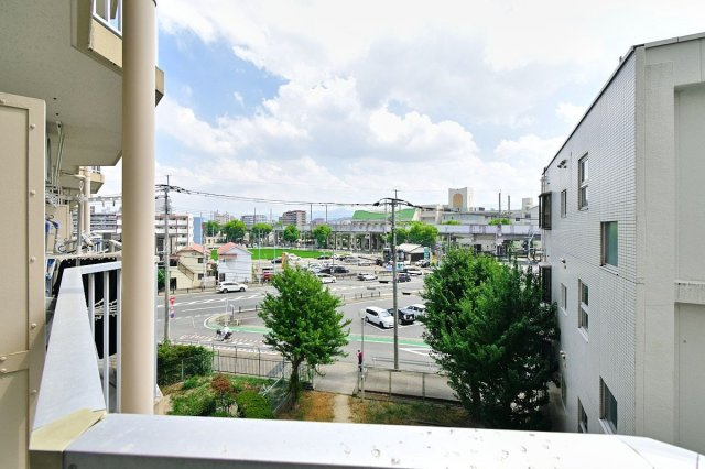 【展望】 | 日商岩井リバーサイドマンションA棟 | バルコニーからの気持ちのいい眺望。前面にさえぎる建物がなく開放感があります