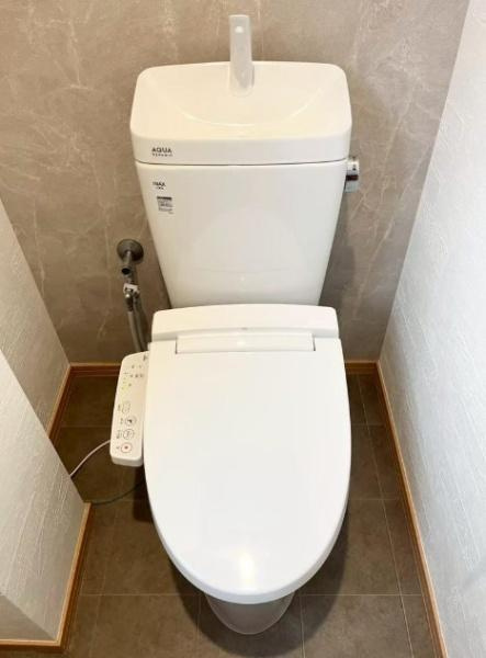 摂津市 別府 ２丁目　中古 一戸建てのトイレ