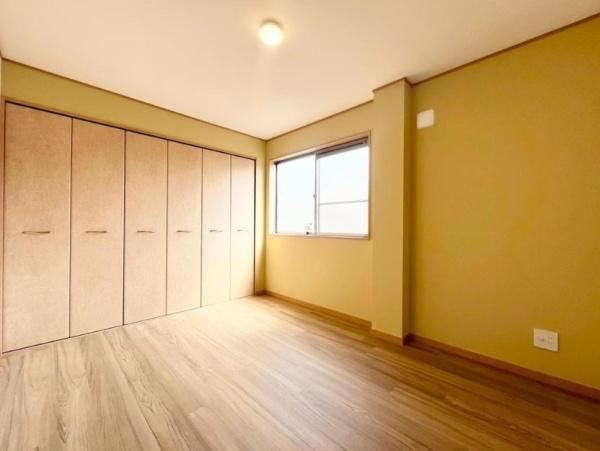 摂津市 別府 ２丁目　中古 一戸建ての洋室