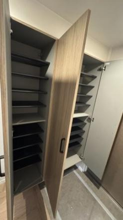サンロイヤル新田辺アカデミア２号館　中古 マンションの玄関
