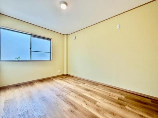 摂津市 東別府 １丁目　中古 一戸建ての洋室
