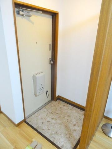 中川マンションの玄関