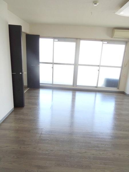 シレーヌ大正の洋室|★全体的に明るいお部屋★