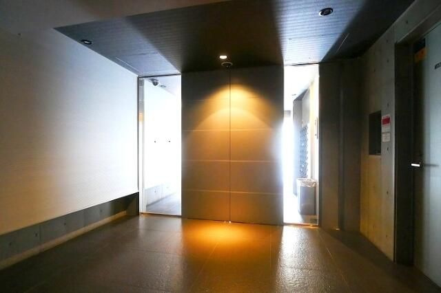 ブランノアール北赤羽のエントランス