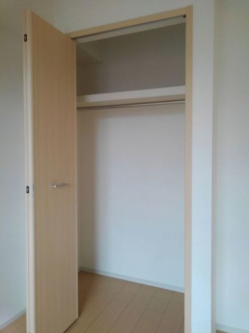 富山市新庄町４丁目のアパートの収納
