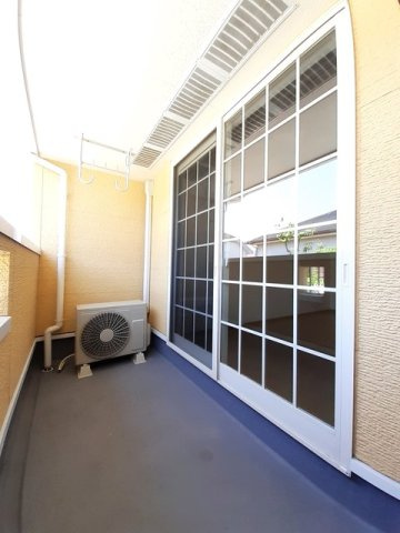 ヴァンテリュイソーのバルコニー