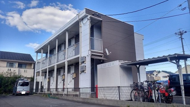 レオパレスグリュックの外観