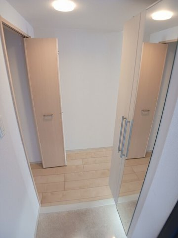 クレール壱番館の玄関