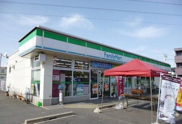 アビタシオン　シュットの周辺|ファミリーマート　間々観音前店まで500m