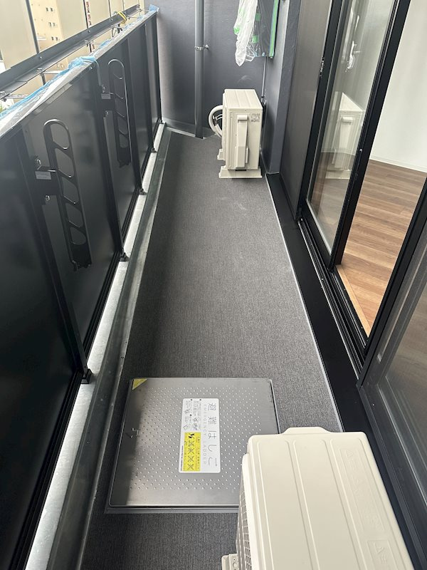 新宿区新宿１丁目の賃貸マンションのバルコニー