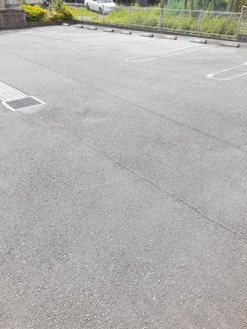 プレミアムガーデンの駐車場
