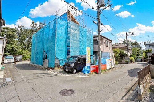 【KIS】小平市中島町３期の外観|□工事開始直後の現地を撮影しています。基礎工事開始の状態から工事が進行すれば写真も更新します。私共のＨＰをご覧頂ければ、工事の進行がご確認頂けます□