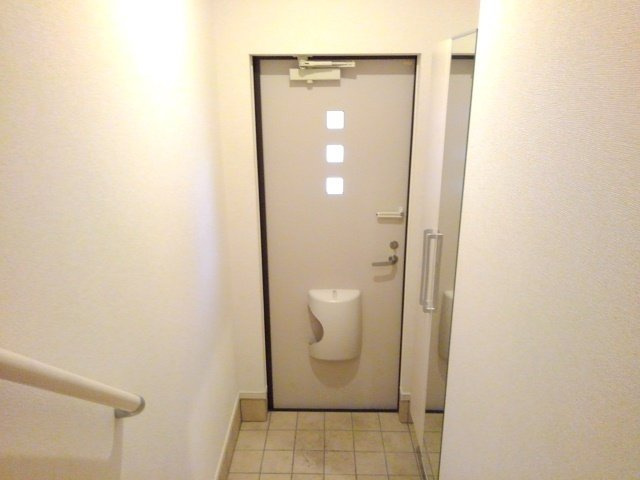 ウォーターラッド夏見台の玄関