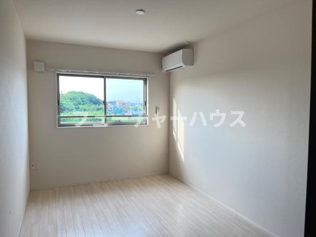 アドニスプラース（adonis・place）の内装|南側洋室収納