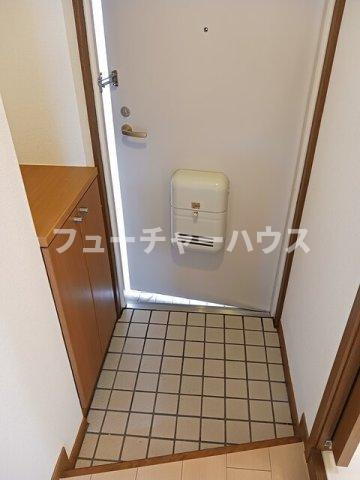 コートライブリーＮの玄関