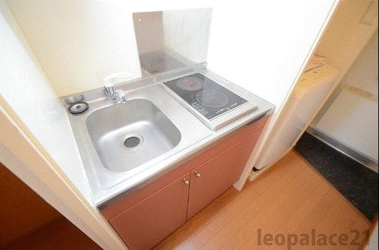 レオパレスエクレール松山のキッチン|備品や設備仕様は号室等により異なります現地をご確認下さい。