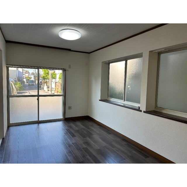 リブレス新宿新田戸建の居間・リビング