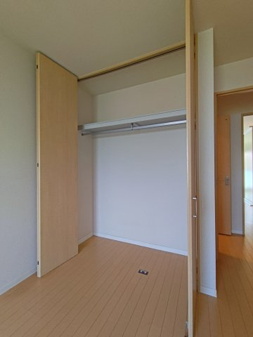 シャーメゾン下中条の収納