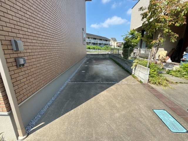 南与野戸建貸家の駐車場|駐車場完備です