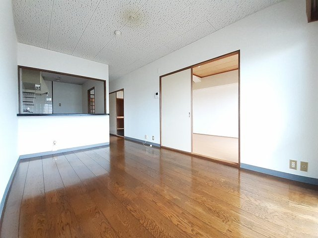 リバーサイドＡの居間・リビング