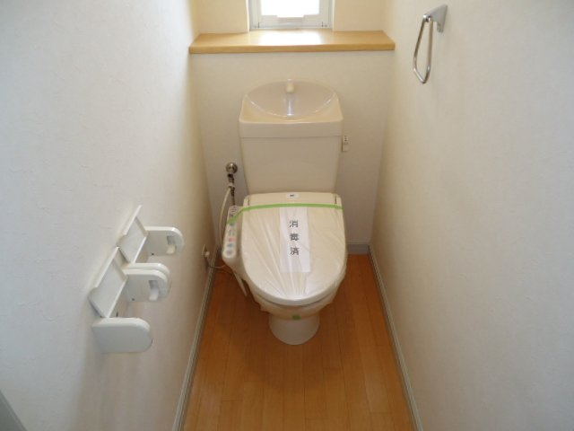 セピアハウスたつの日山のトイレ|シャワー付トイレ