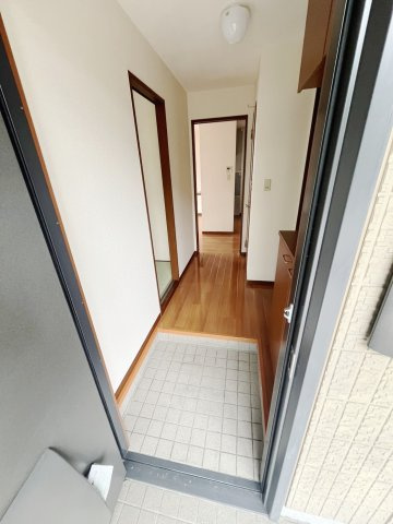 バリュージュ井原　B棟の玄関