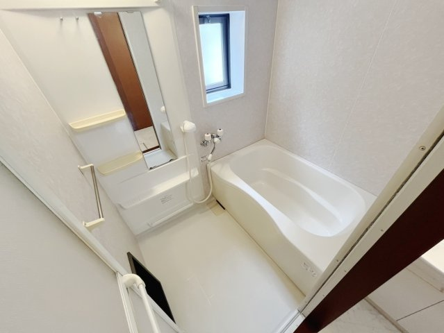 バリュージュ井原　B棟の浴室